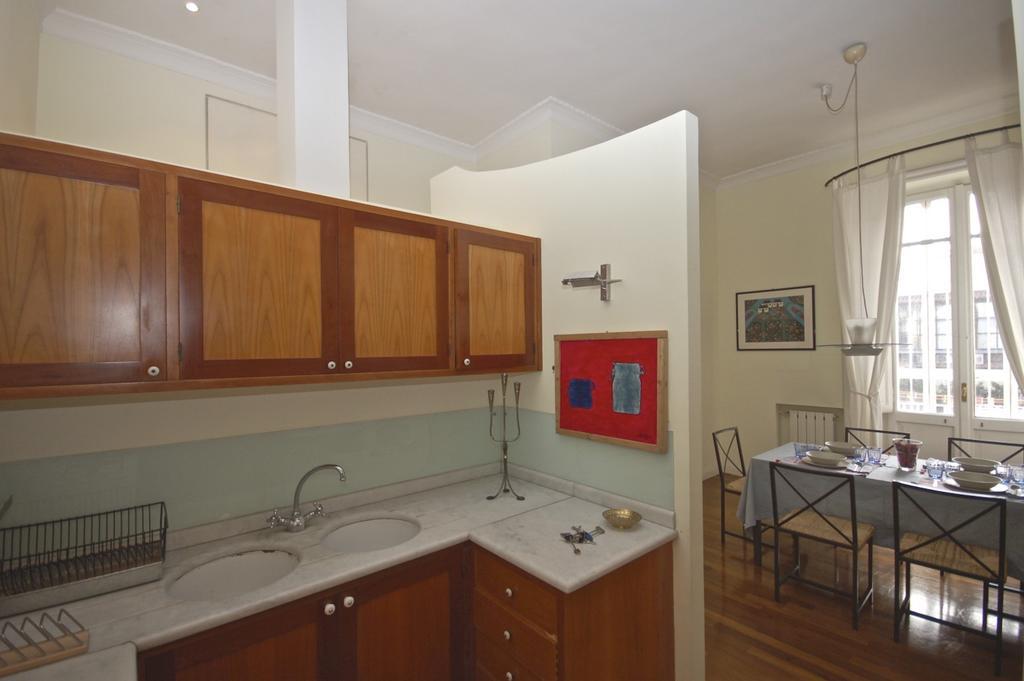 House And The City - Colosseum Apartments Rome Kamer foto